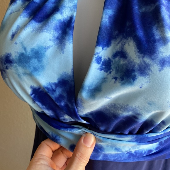 Sexy Onepiece tie dye / watercolor criss cross keyhole bust detail swimsuit - Picture 3 of 8